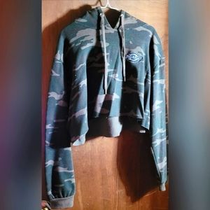 Cropped camo hoodie